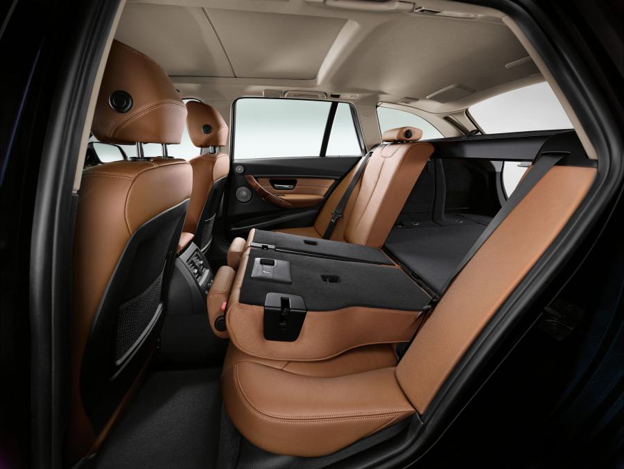  BMW 3-Series Touring 2013 года  (фото 3 из 23)